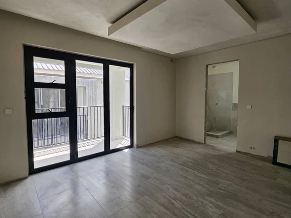 3 Bedroom Flat & Apartment