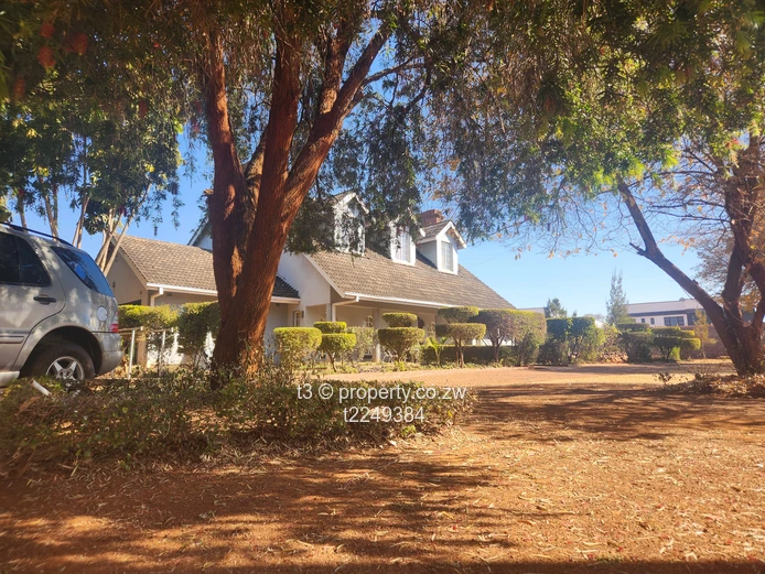  HELENSVALE HOUSE, HARARE NORTH- Main road frontage 