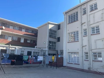 2 Bedroom Flat & Apartment