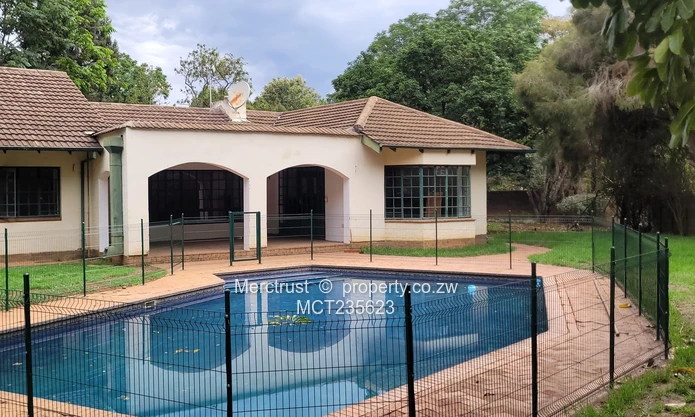 Charming family residence, available immediately!