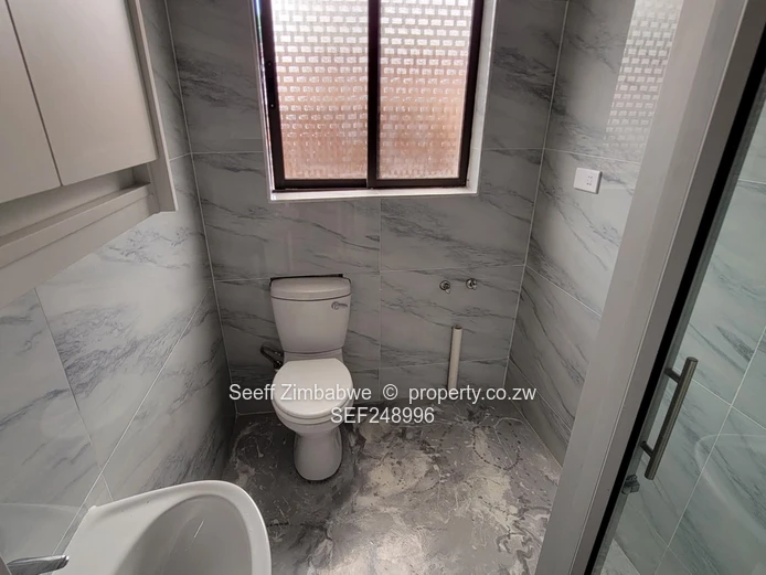 Modern 3-Bed Cluster Home — Private Garden, Pool, Gym, Close to Reekworth School