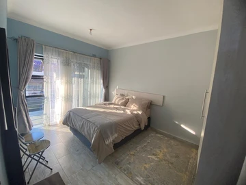 3 Bedroom Flat & Apartment