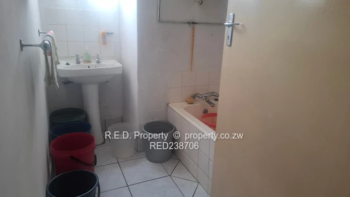 Comfortable, Secure Living with Private Garden Space In Paddonhurst!