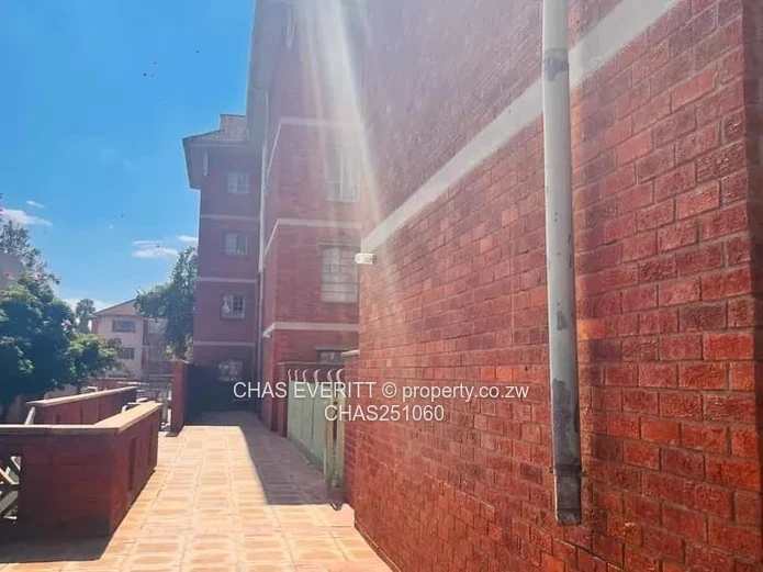 2 Bed Flat To Let in Avenues