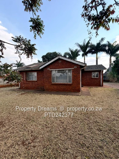 Westgate 2-Bed Home on 825 m² — Upper-fixer