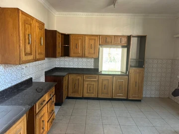3 Bedroom Flat & Apartment