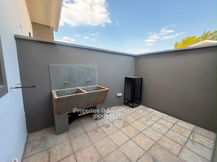 Modern 2-Bed Garden Flat, Private Yard in Marlborough
