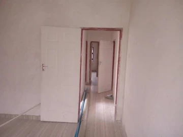3 Bedroom Flat & Apartment