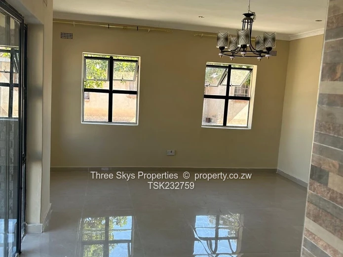 Spacious 4-Bed Home with Modern Kitchen in Windsor, Ruwa