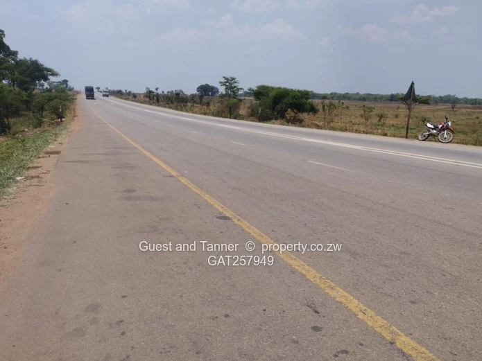 Beatrice - Harare-Masvingo Road Frontage - Service Station & Shopping Mall Stand