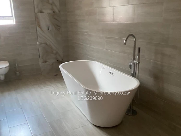 Modern 4-Bedroom Townhouse In Secure Marlborough Complex