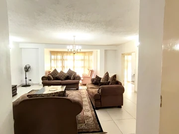 3 Bedroom Flat & Apartment