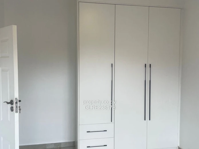 HEIG PARK,MABELREIGN Neat n spacious luxurious newly builty 3beds self-contained CLUSTER  To Let 