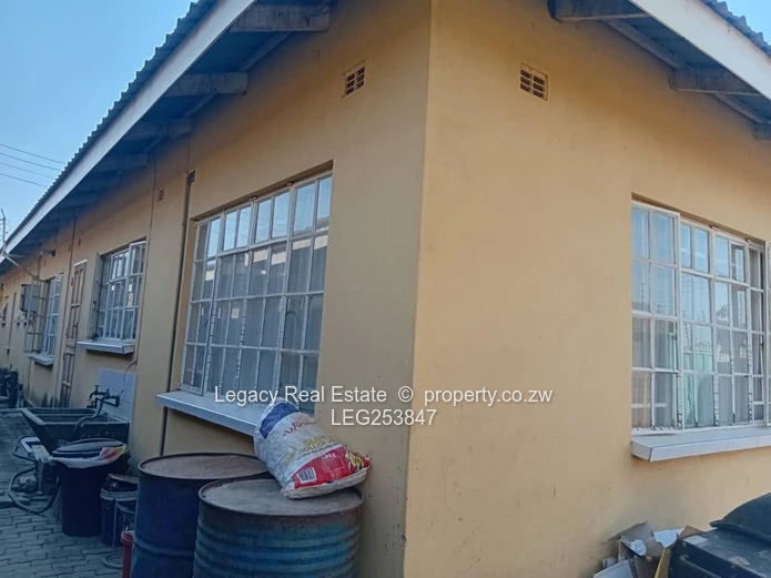 Granary Park 4-Bed Home with Borehole & Modern Kitchen