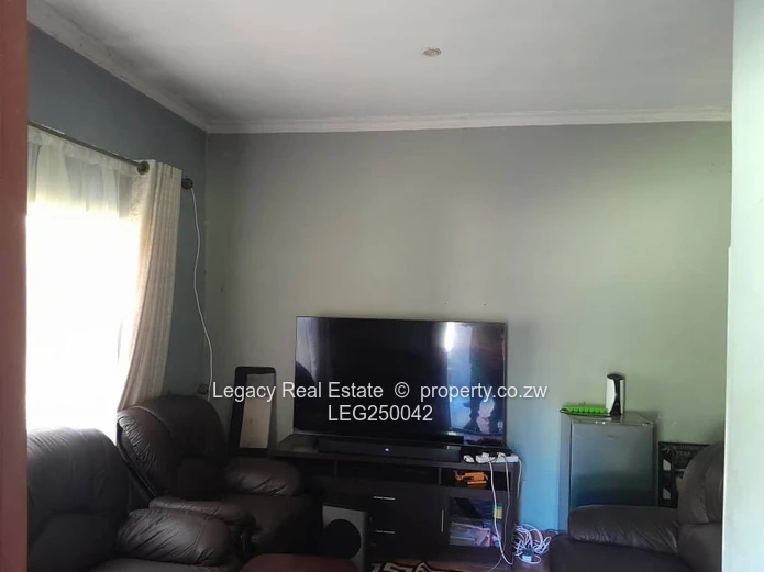 Furnished 1-Bed Flat, Glen Lorne — 24hr Security & ZESA