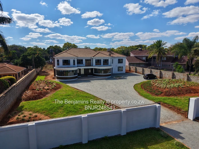 Luxurious House With Commercial Potential
