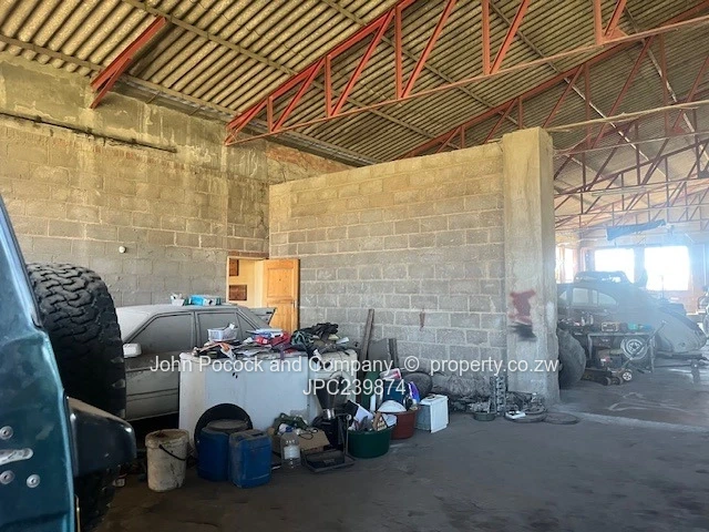 Warehouse/ factory with large yard space (Sole Mandate)