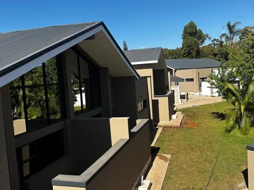 3 Bedroom Flat & Apartment