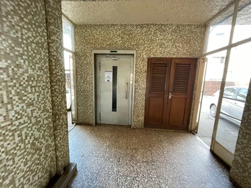 2 Bedroom Flat & Apartment