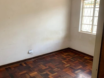 2 Bedroom Flat & Apartment