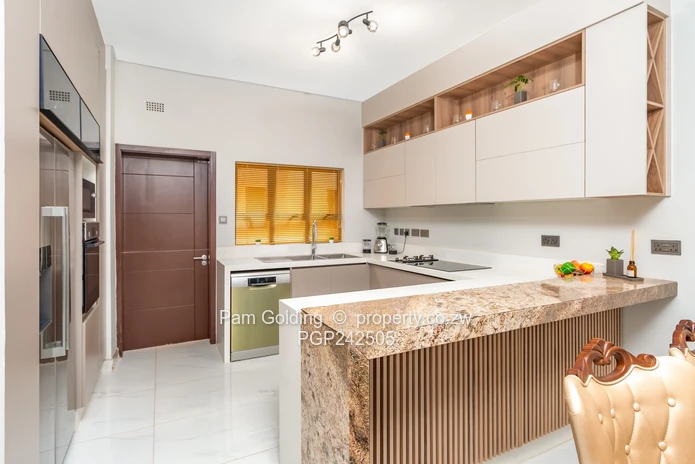 3 Beds Townhouse For Sale in Mount Pleasant