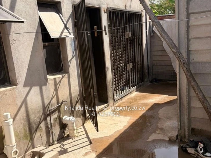 Chitungwiza Makoni shop for sale 