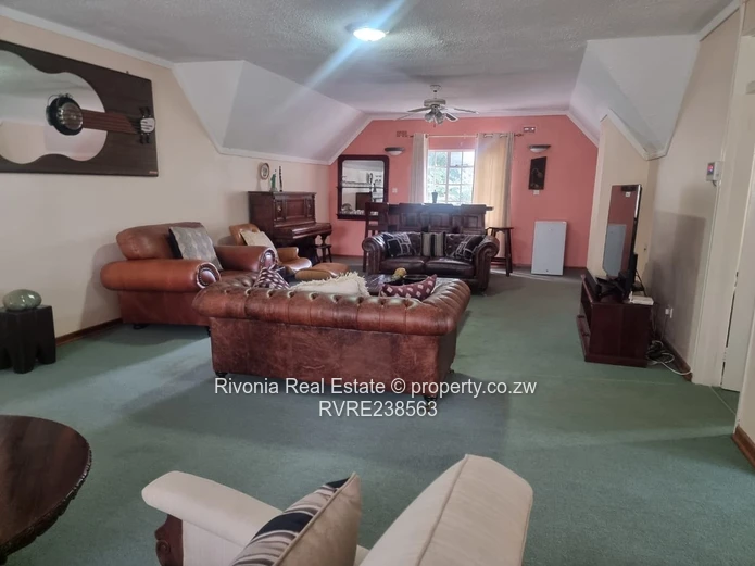 3 Beds Helensvale ,fully furnished garden flat to let 