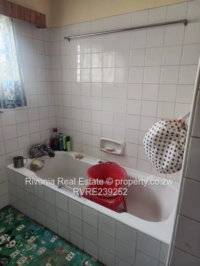 Emerald Hill: 4-Bed Home on 2030m² with Borehole,Gvt Nostro accepted 