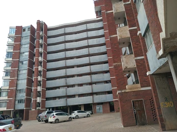 2 Bedroom Flat & Apartment