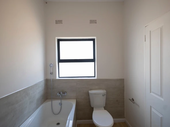 3 Bedroom Flat & Apartment