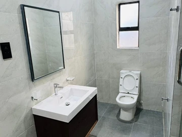 3 Bedroom Flat & Apartment