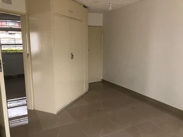 3 Bedroom Flat & Apartment