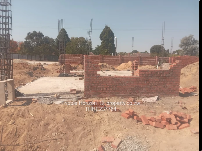 Greendale 530m² Stand - Main Road Frontage & Services