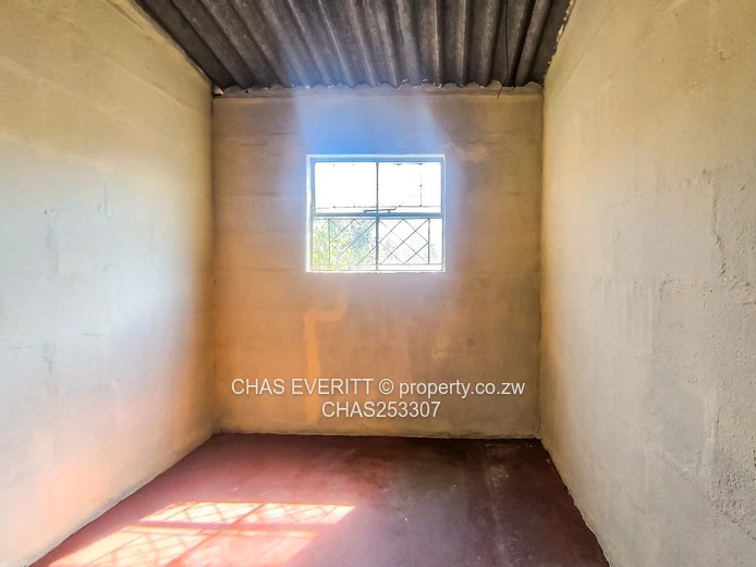 Core house to let in Mabvuku