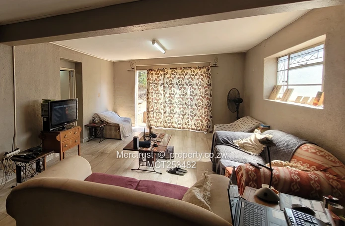 Grand old home, partly modernised (Sole Mandate)