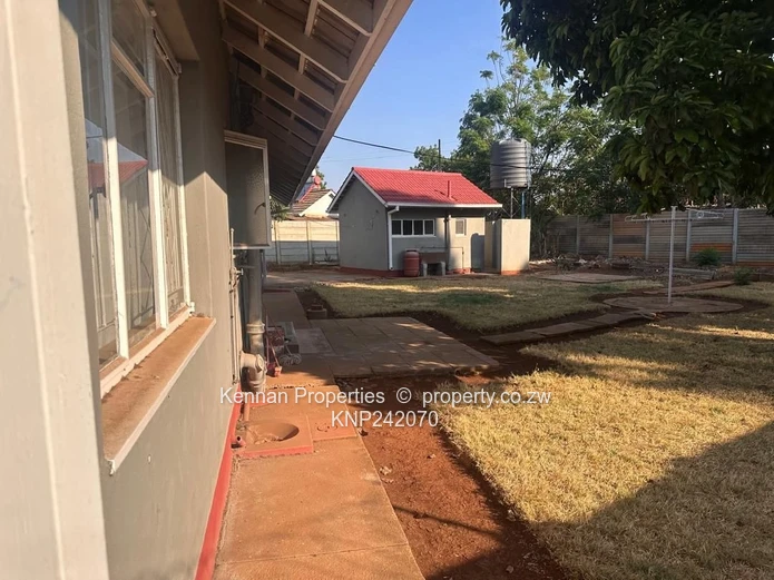 Spacious Family Home With A Cottage