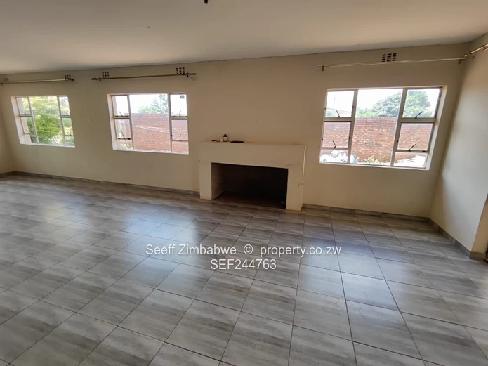 4 bed -House in Mahatshula