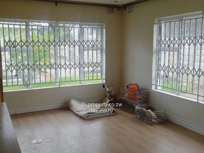 Queensdale spacious 3 bed cottage to Rent 