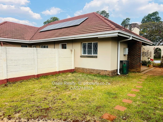 Neat 3 beds House on 1/2 Acre For Sale