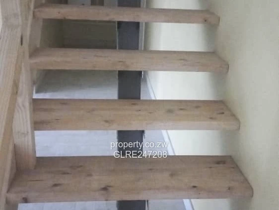 Mount Pleasant 4-Bed, 3-Bath Flat with Borehole