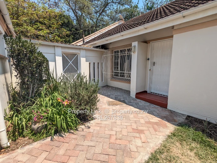 Bridgeways Renovated 3-Bed Townhouse - Available Immediately!