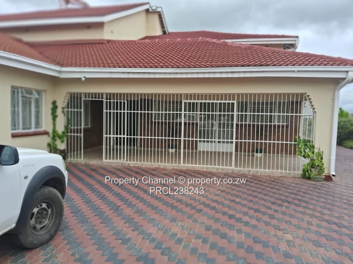 House for Sale in Borrowdale (Domboshava Road)