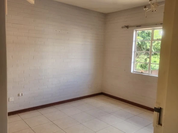 2 Bedroom Flat & Apartment