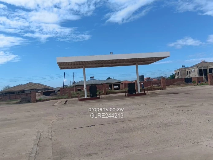 Westgate Service Station — 3,404m² with 900m² Building & Paved Forecourt