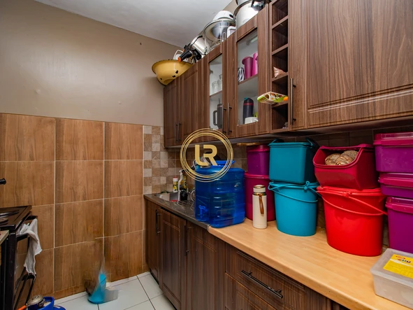 2 Bedroom Flat & Apartment