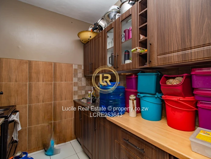 2 Bedroom Flat For Sale – Eastview Gardens, Eastlea | $70,000 Usd