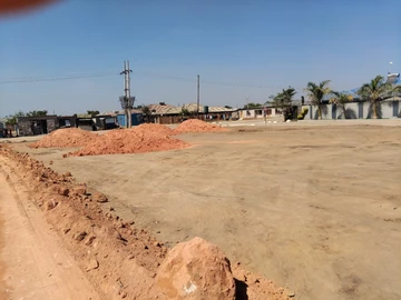 Commercial & Industrial Land