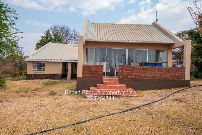 3 bed family home on a 3 hectare plot