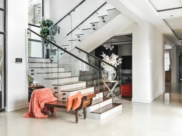 10 Bedroom House