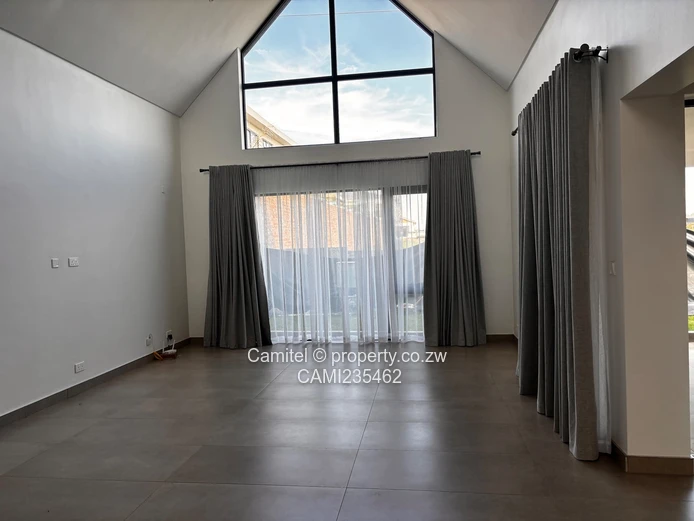 Pokugara cozy 4 bedroom Townhouse